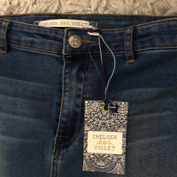 chelsea and violet bell bottom jeans